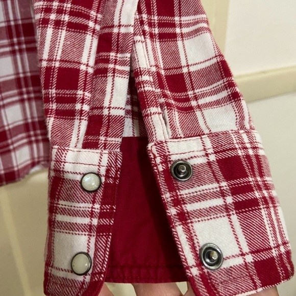 Eddie Bauer women’s red and white plaid western shirt with pearl snaps medium - Picture 5 of 7